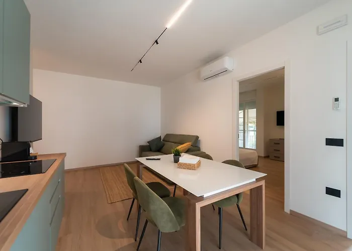 Апартаменты Incantevole Fronte Mare 1-2-3b Villa Rosa Di Martinsicuro